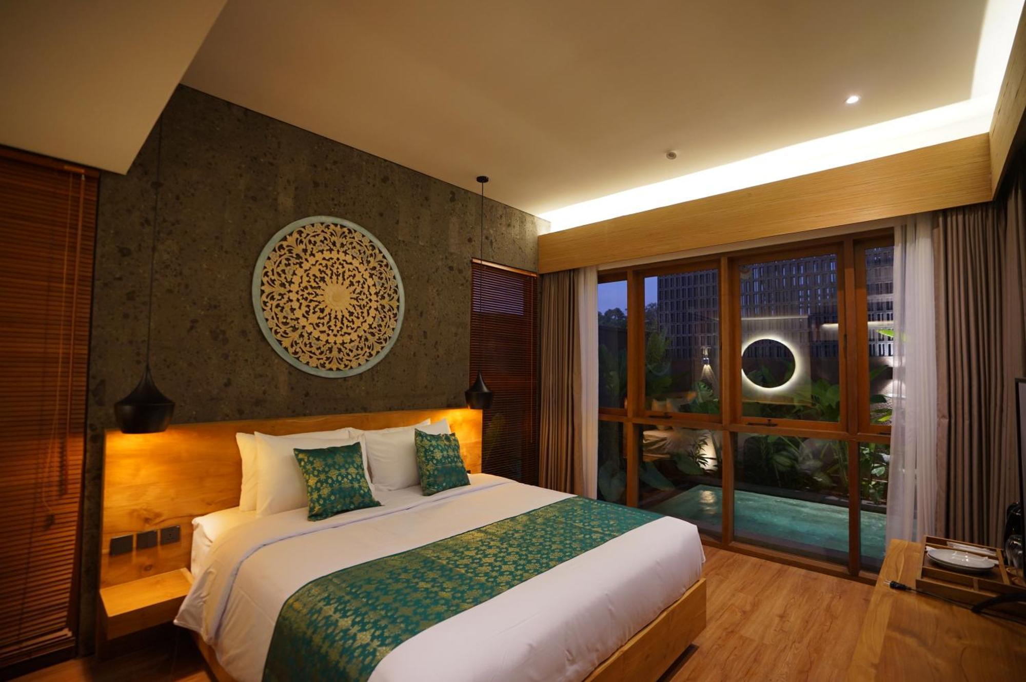 Hotel The Shanti Graha 4*