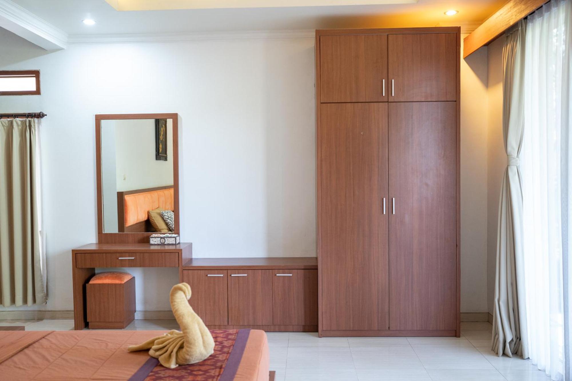 Adipana Bungalow-balinese Bed & Breakfast