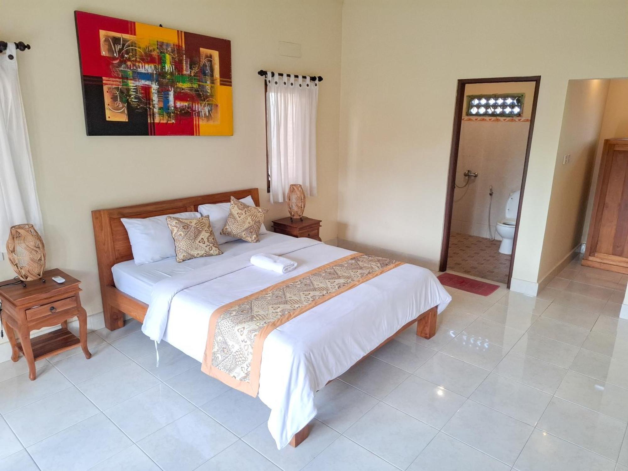 Guest house Evan House With Kitchens And Private Balconies