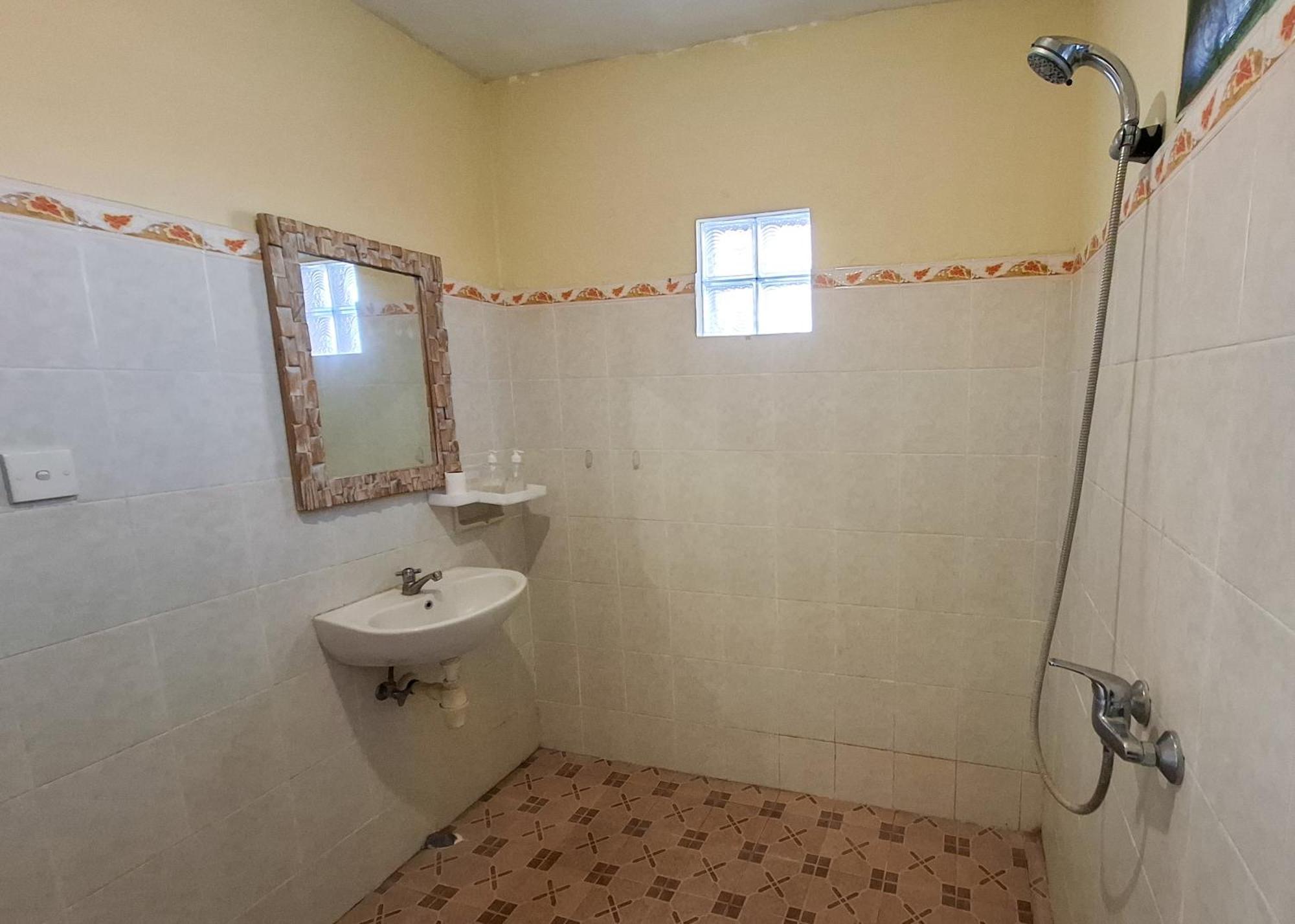 Guest house Evan House With Kitchens And Private Balconies *