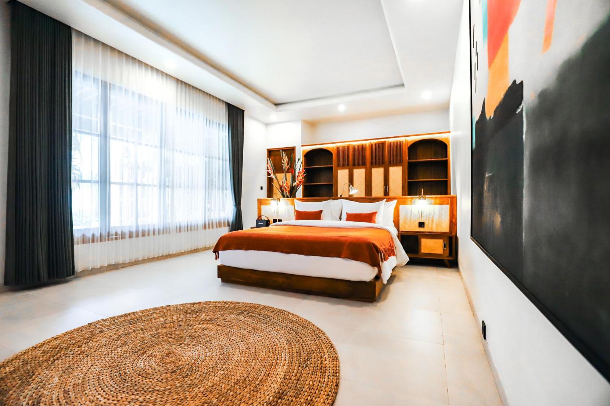 Villa New Batavia - Modern Luxury & Cultural Fusion *