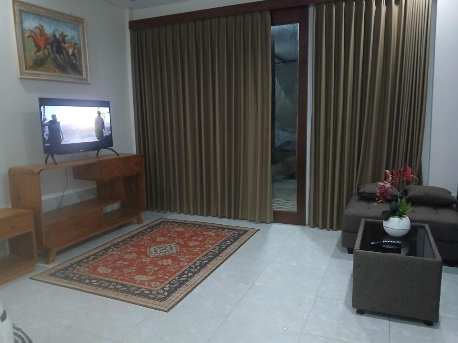 Nyoman Villa