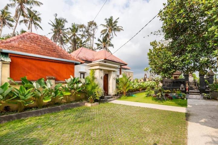 Kubu Kapas Bali Villa *