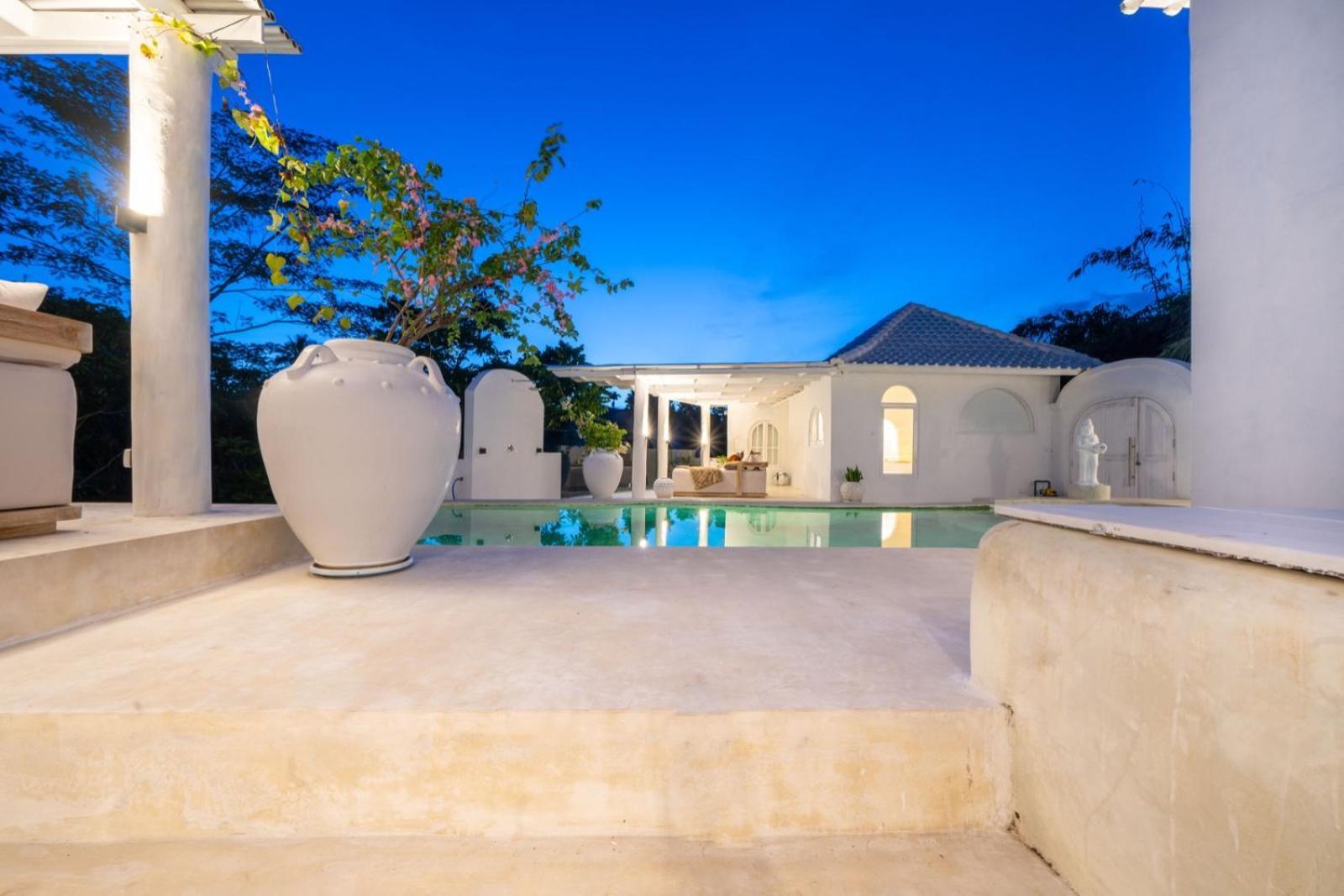 Exclusive 3br Celebrity - Ice Bath - Sauna - Jacuzzi - Outdoor Gym - Bbq - Stunning Rice Field & Jungle Views Villa *