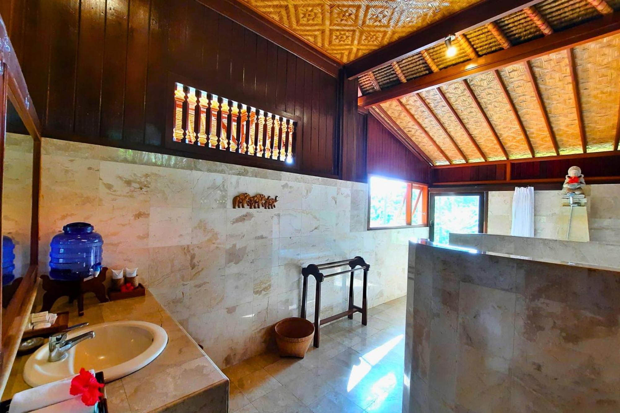 Ishwari 1 Bedroom Deluxe Garden Zn234