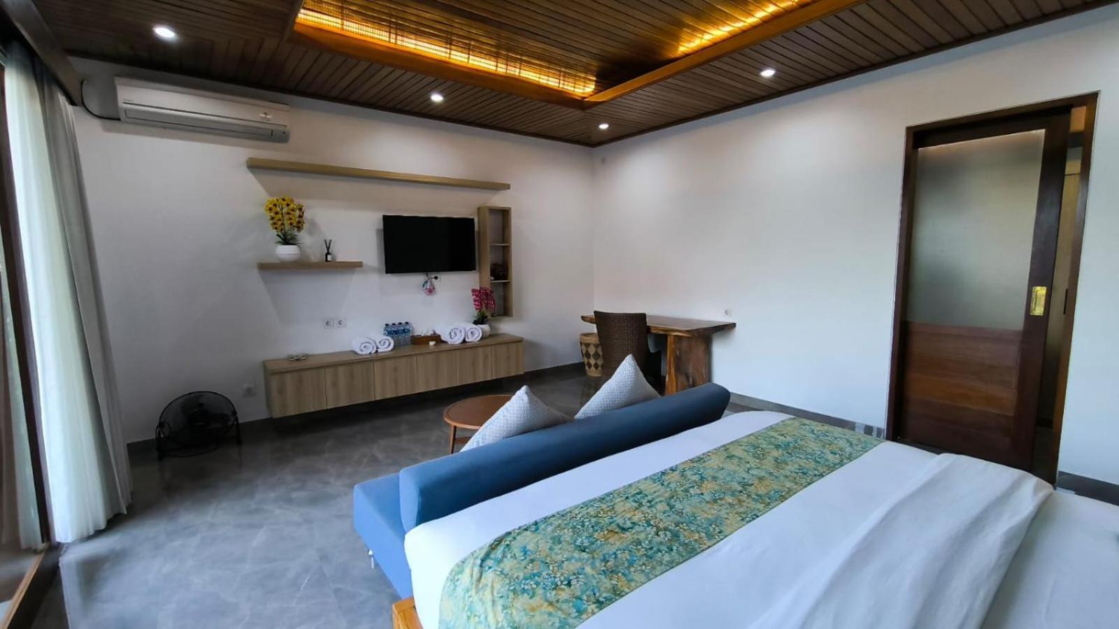 Ku Villa *
