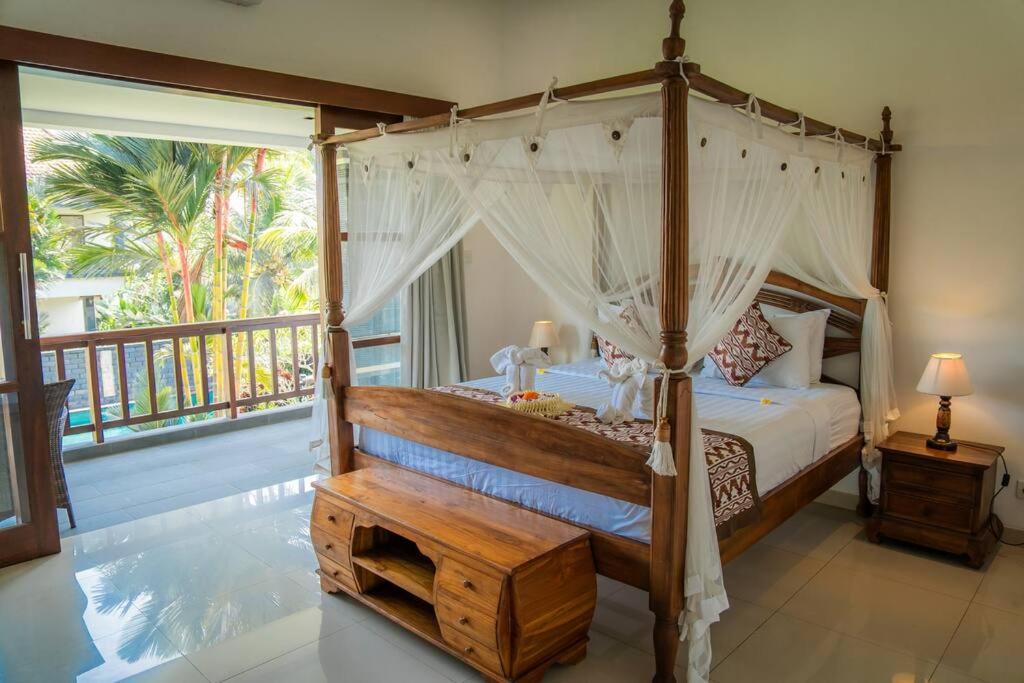 Spacious 2 Bedroom Private Pool