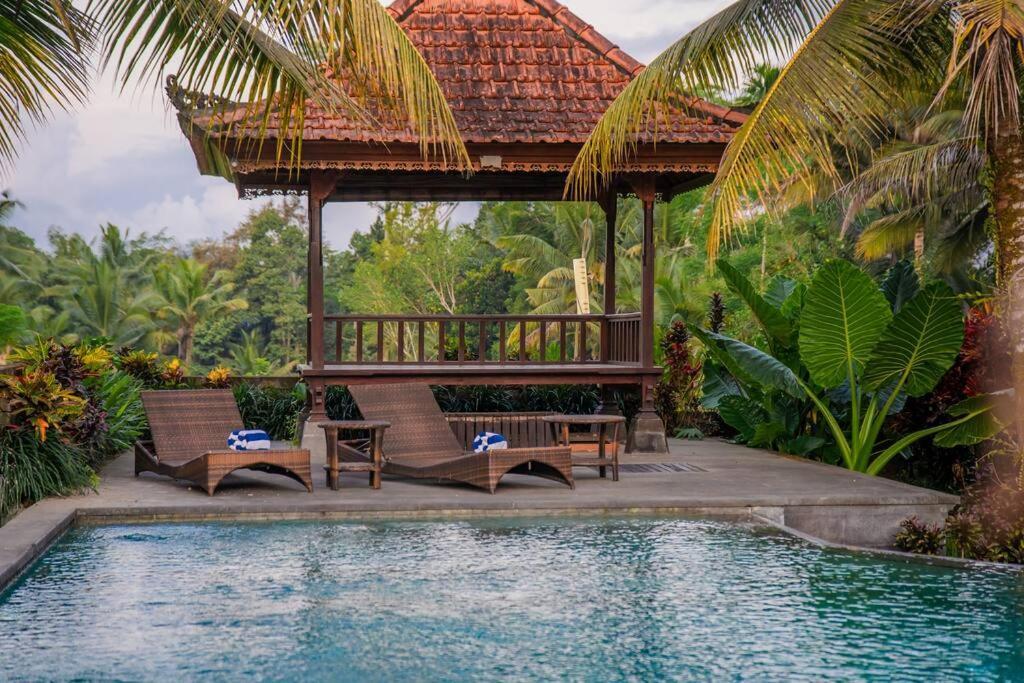 Spacious 2 Bedroom Private Pool *