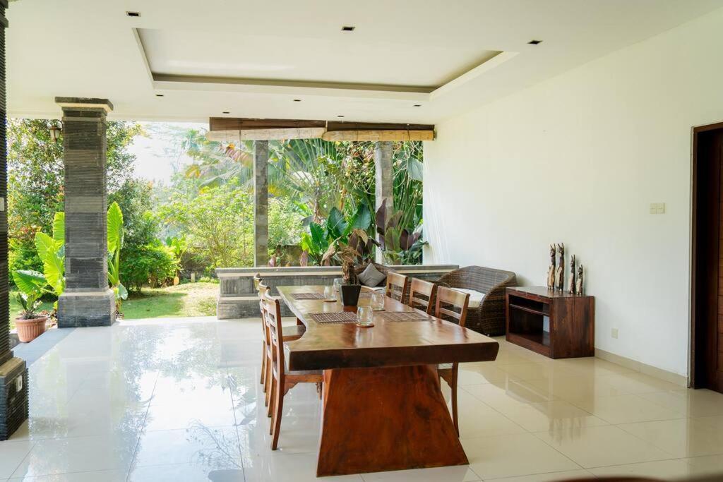 Spacious 2 Bedroom Private Pool