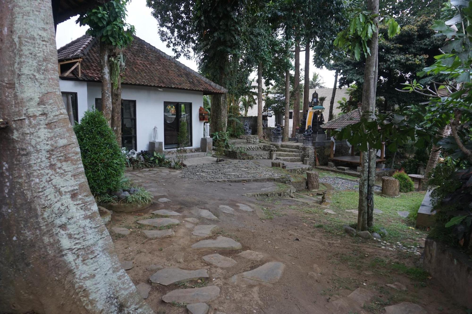 Wisma tamu Liyer Spirit House