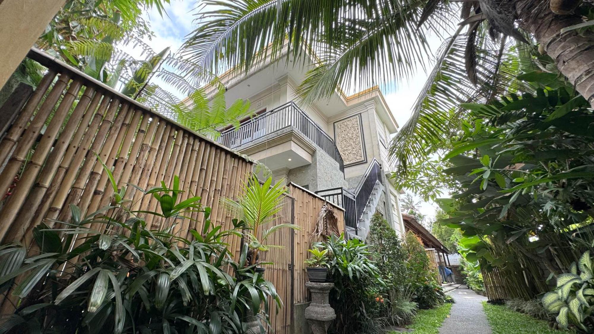 Guest house Puspa Bali *