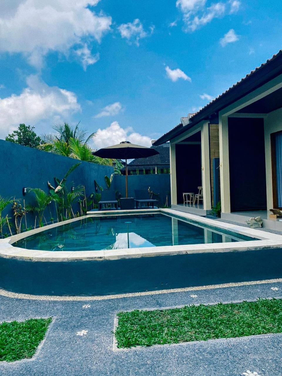 Laiss And Ubud