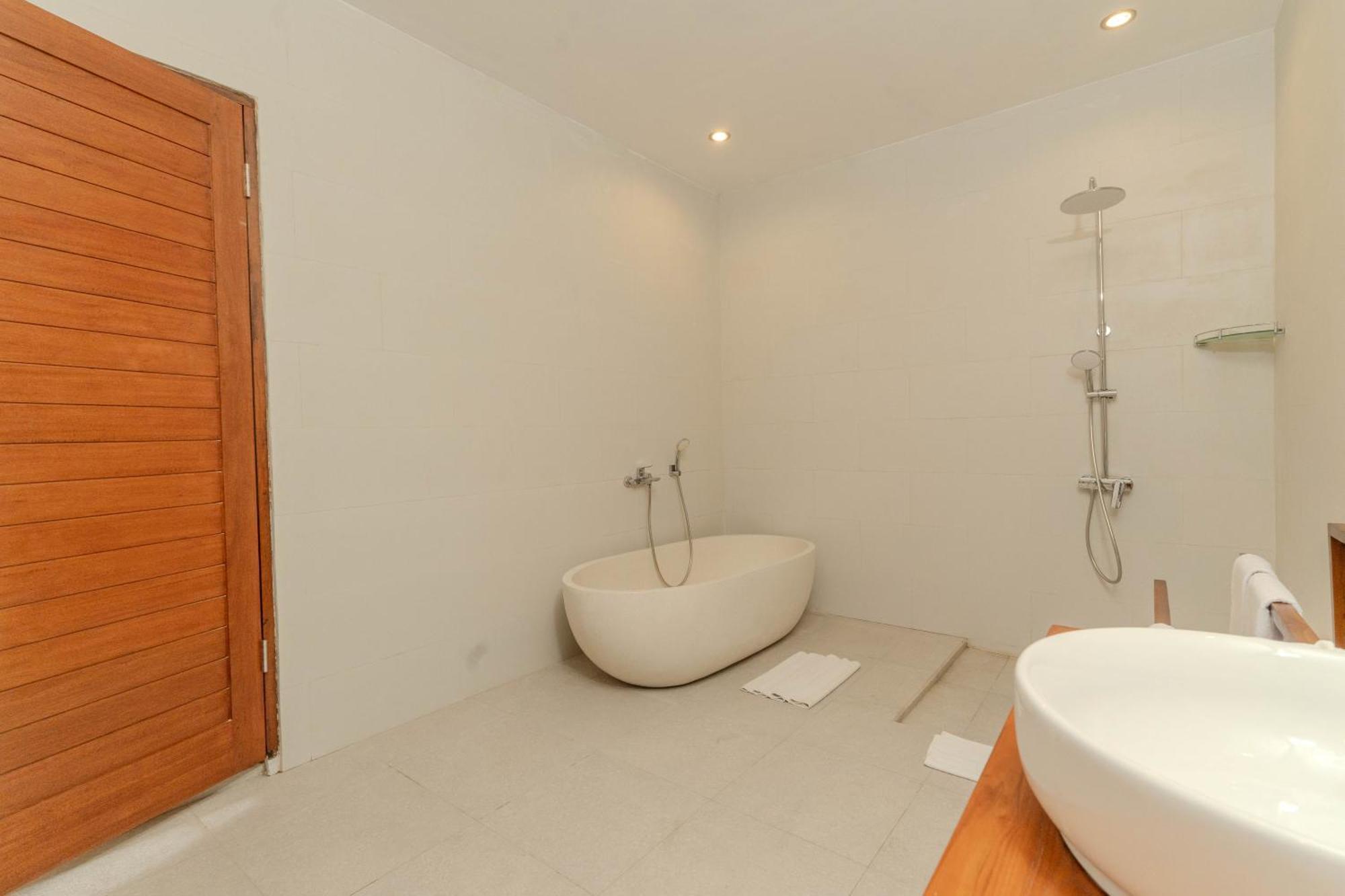Acarya Villa *