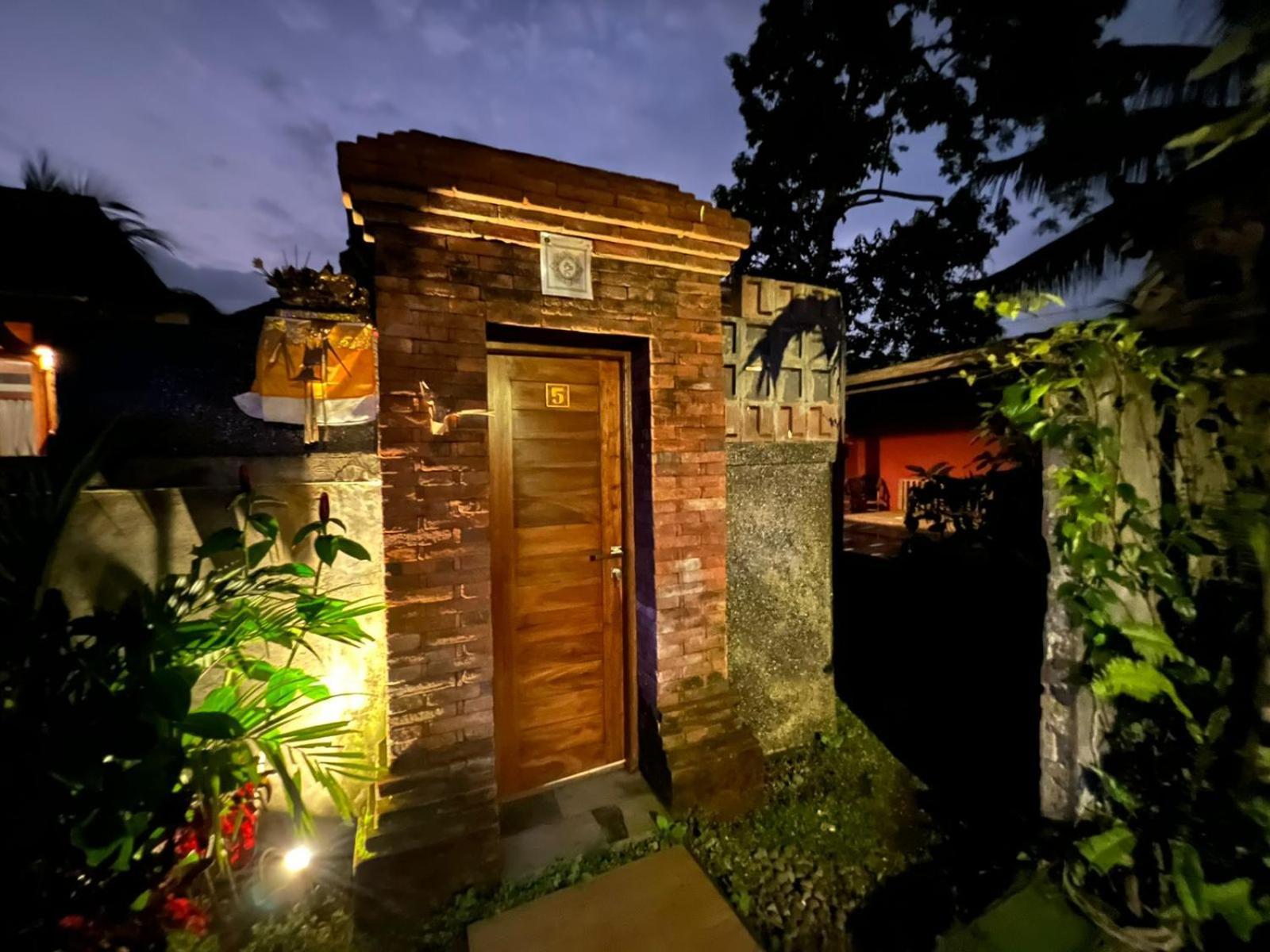 Guest house Pakis Kutuh Private House In 5