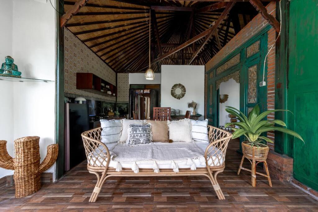 Villa Family Oasis, 2 Bedrooms, Shared Pool, Garden, Rice Field View *
