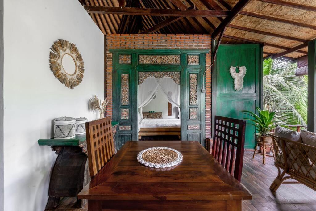 Family Oasis, 2 Bedrooms, Shared Pool, Garden, Rice Field View Villa *