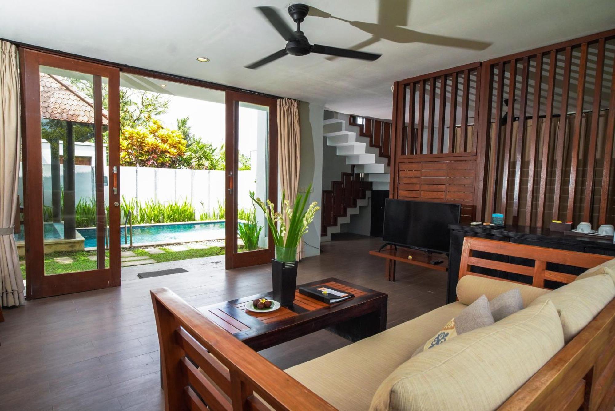 Villa Furamaxclusive & Villas, *