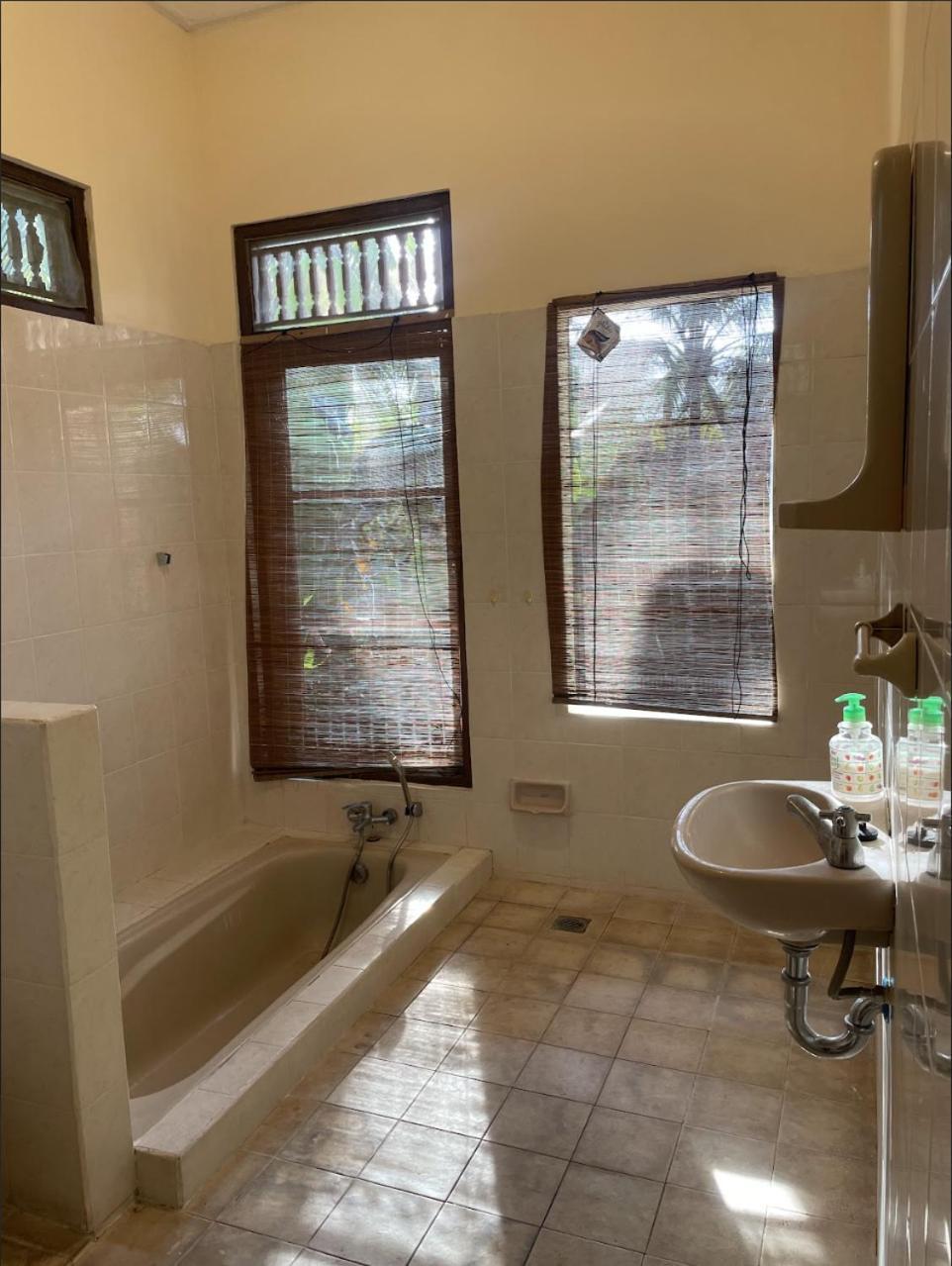 Desaka Bisma Guest house