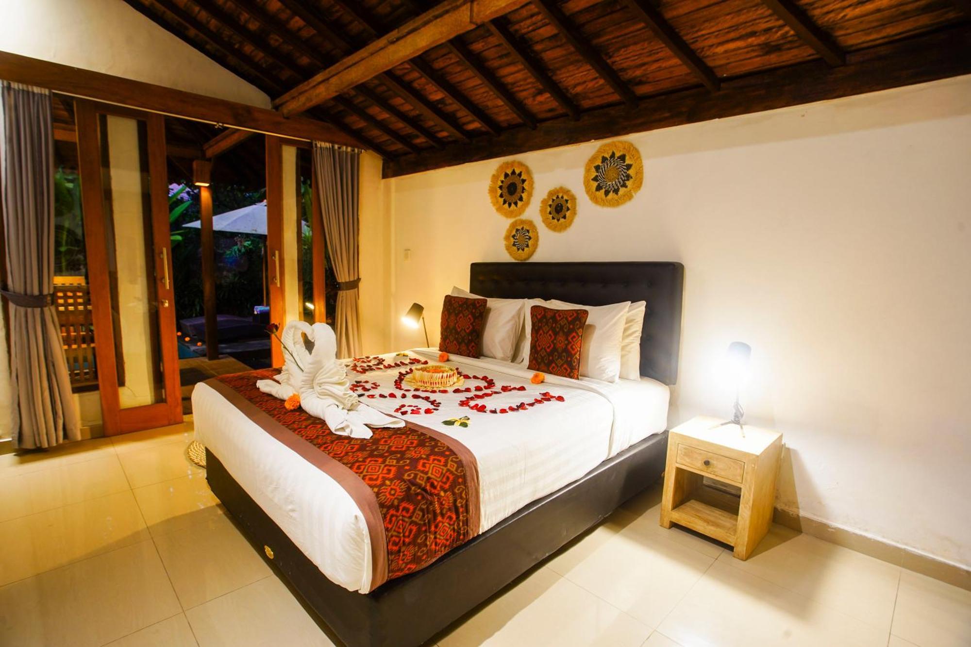 Villa Private With Nature Atmosphere By Dino Ubud