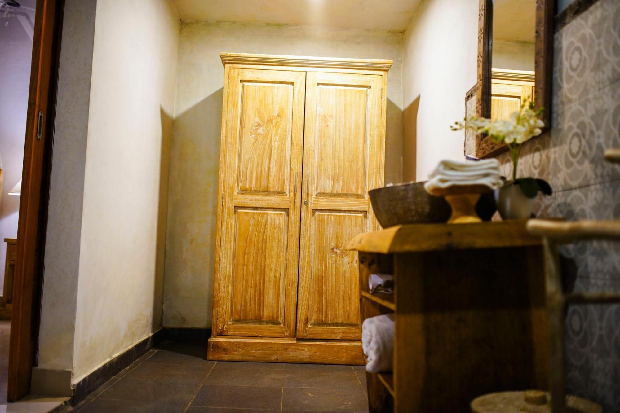Private With Nature Atmosphere By Dino Villa Ubud