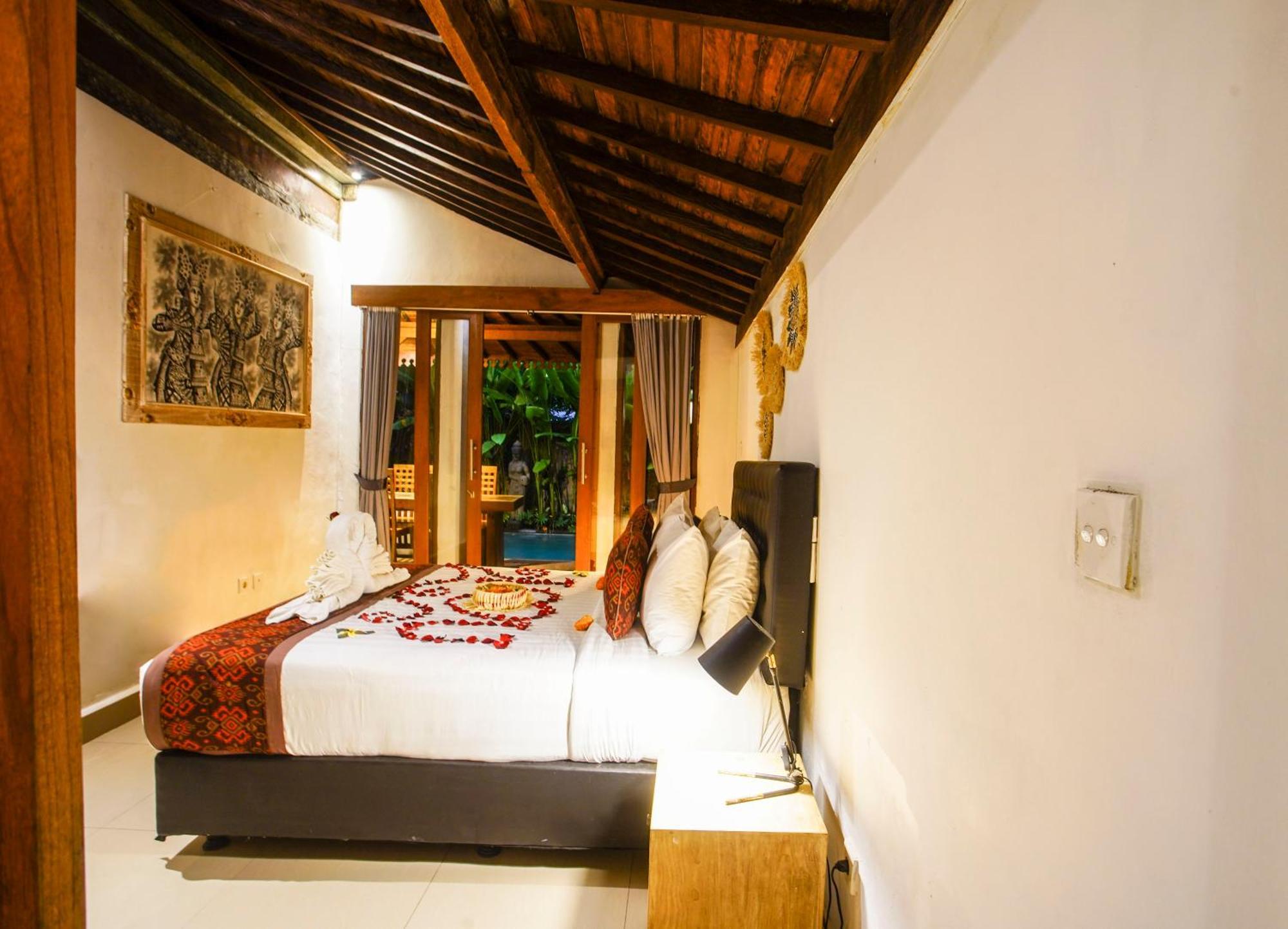 Villa Private With Nature Atmosphere By Dino