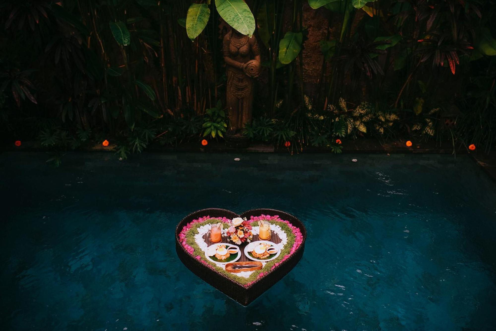 Private With Nature Atmosphere By Dino Villa *