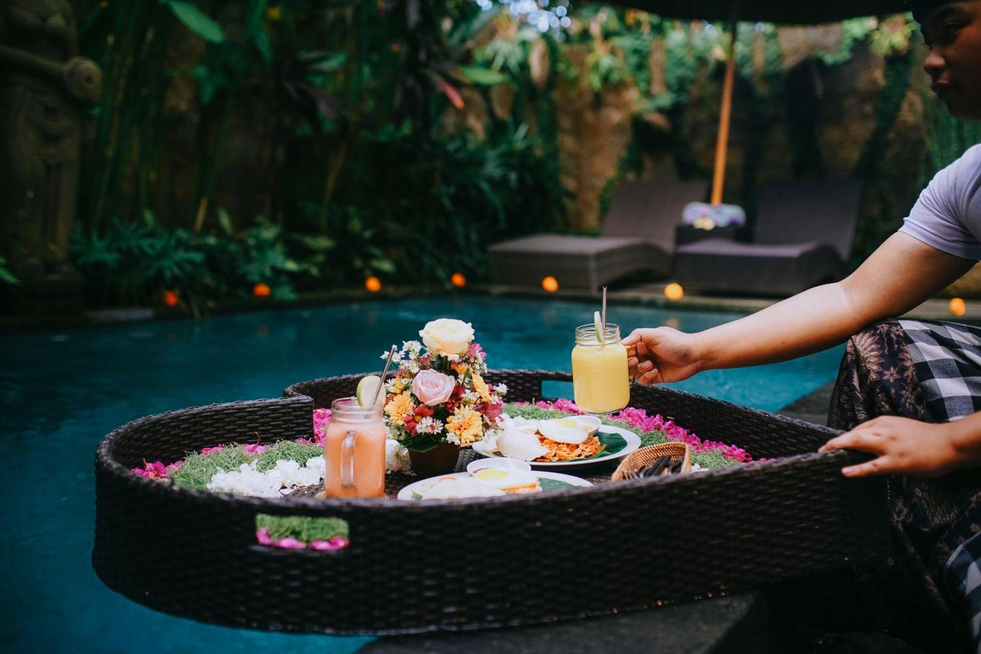 Private With Nature Atmosphere By Dino Villa