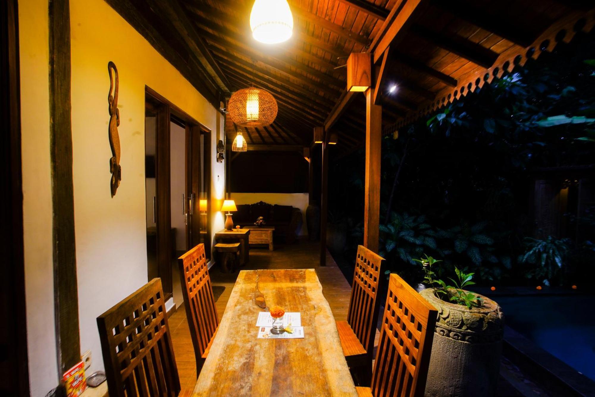 Private With Nature Atmosphere By Dino Villa Ubud