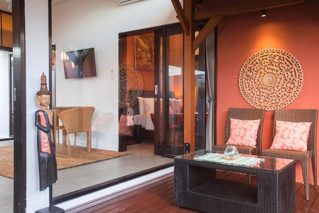 888 Charming 2-bedroom In Villa