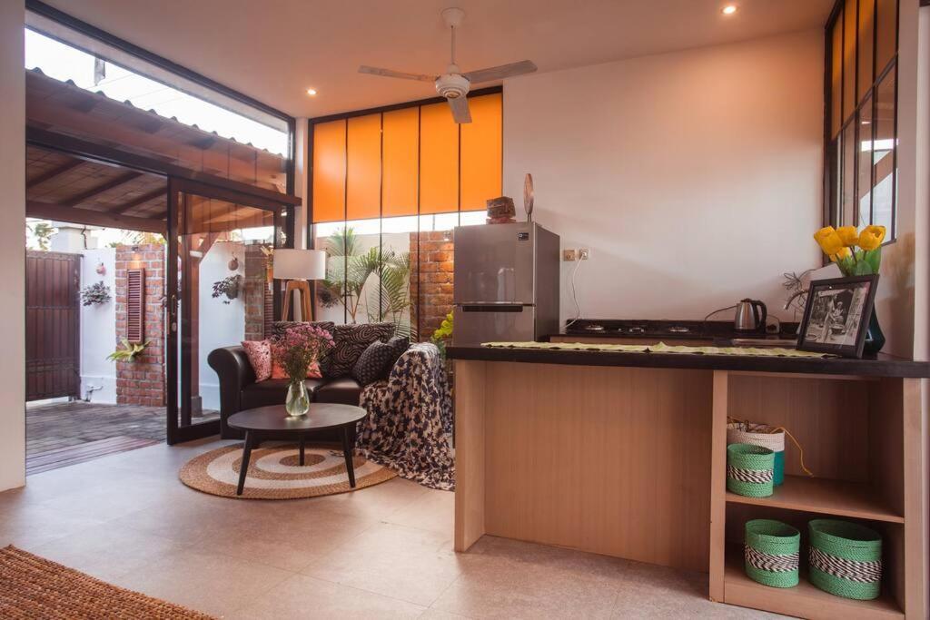 888 Charming 2-bedroom In Villa *