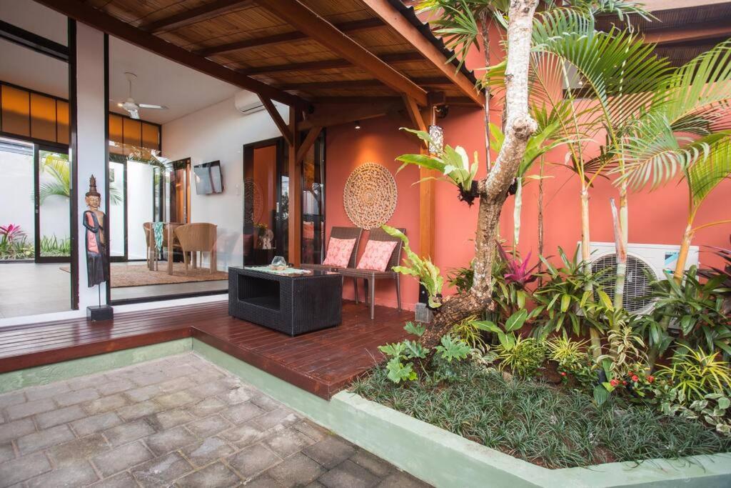 888 Charming 2-bedroom In Villa *