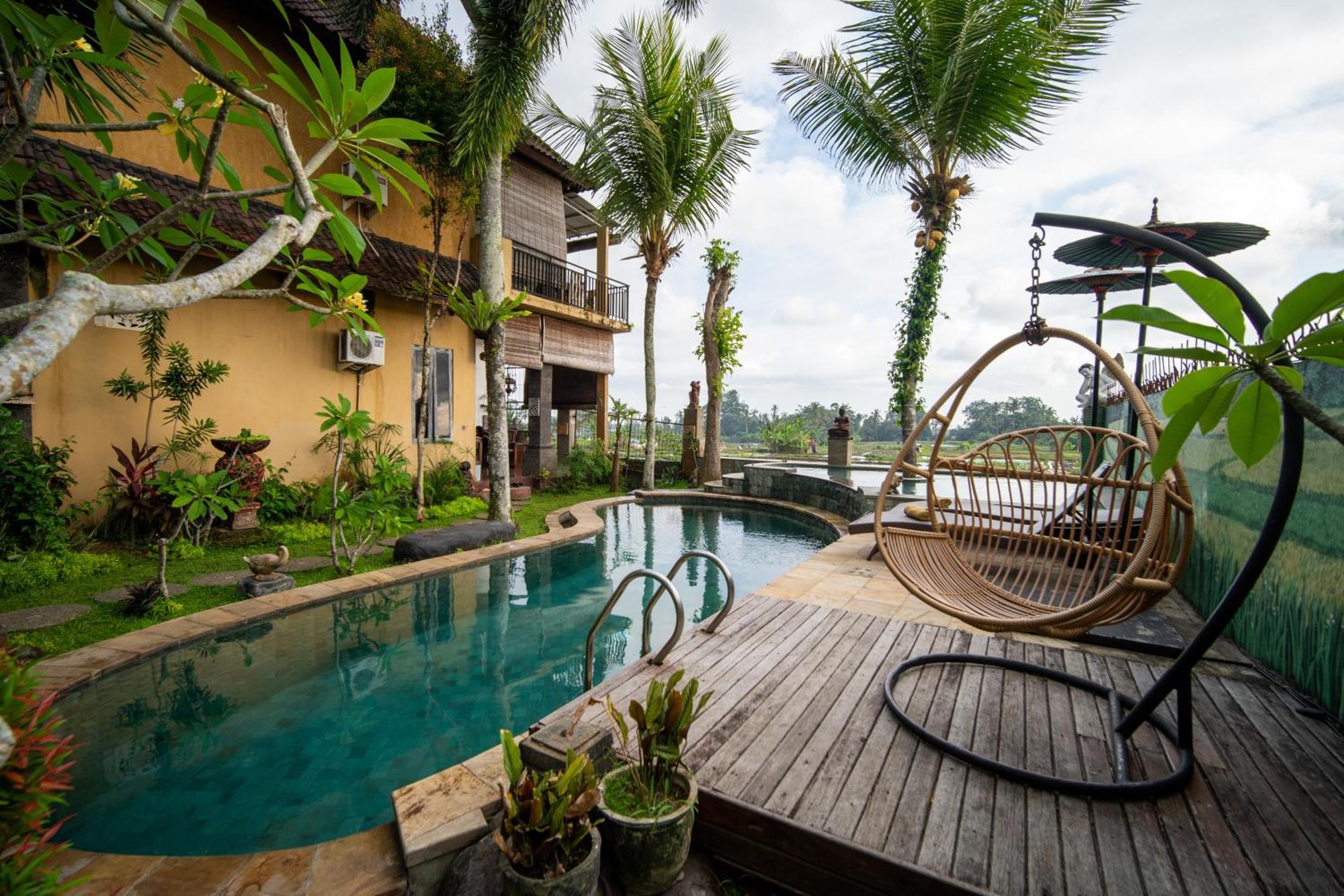 Kubu Sari Guest house *