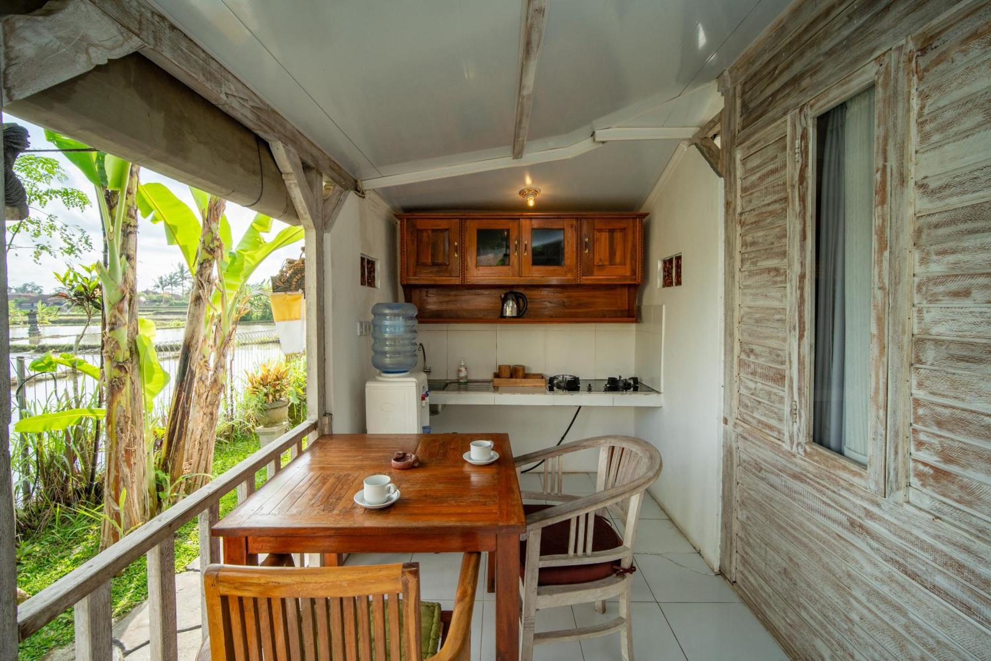 Kubu Sari Guest house