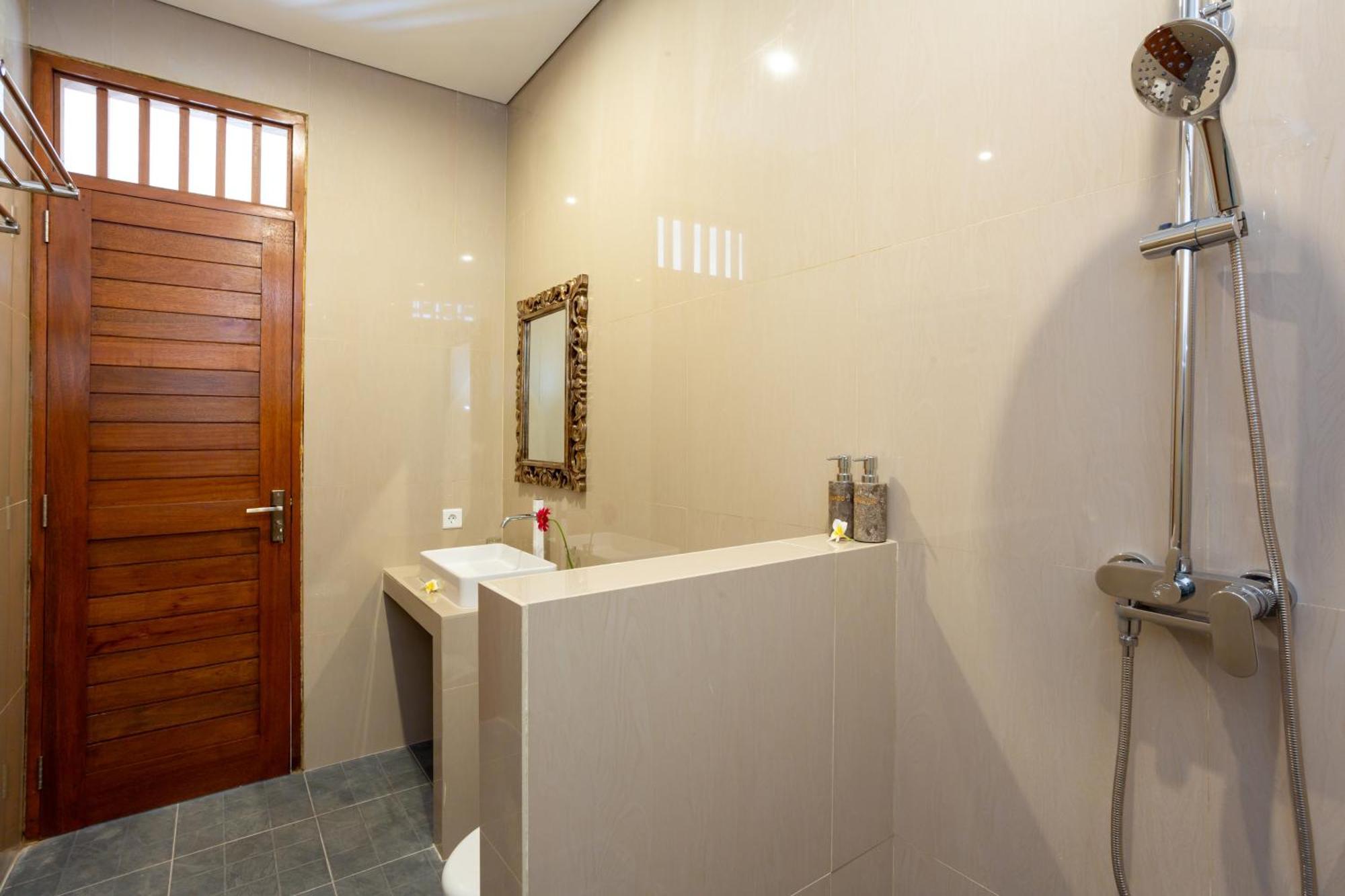 Hotel Rahayu Bisma *