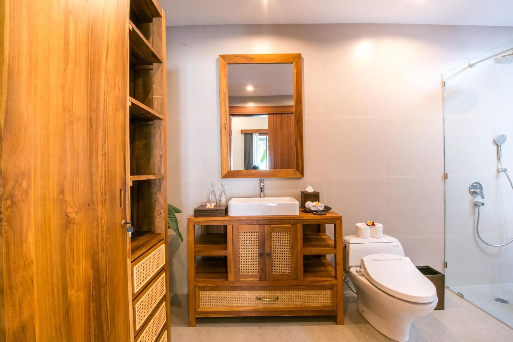 Hotel Bhumi Sangtu 4*