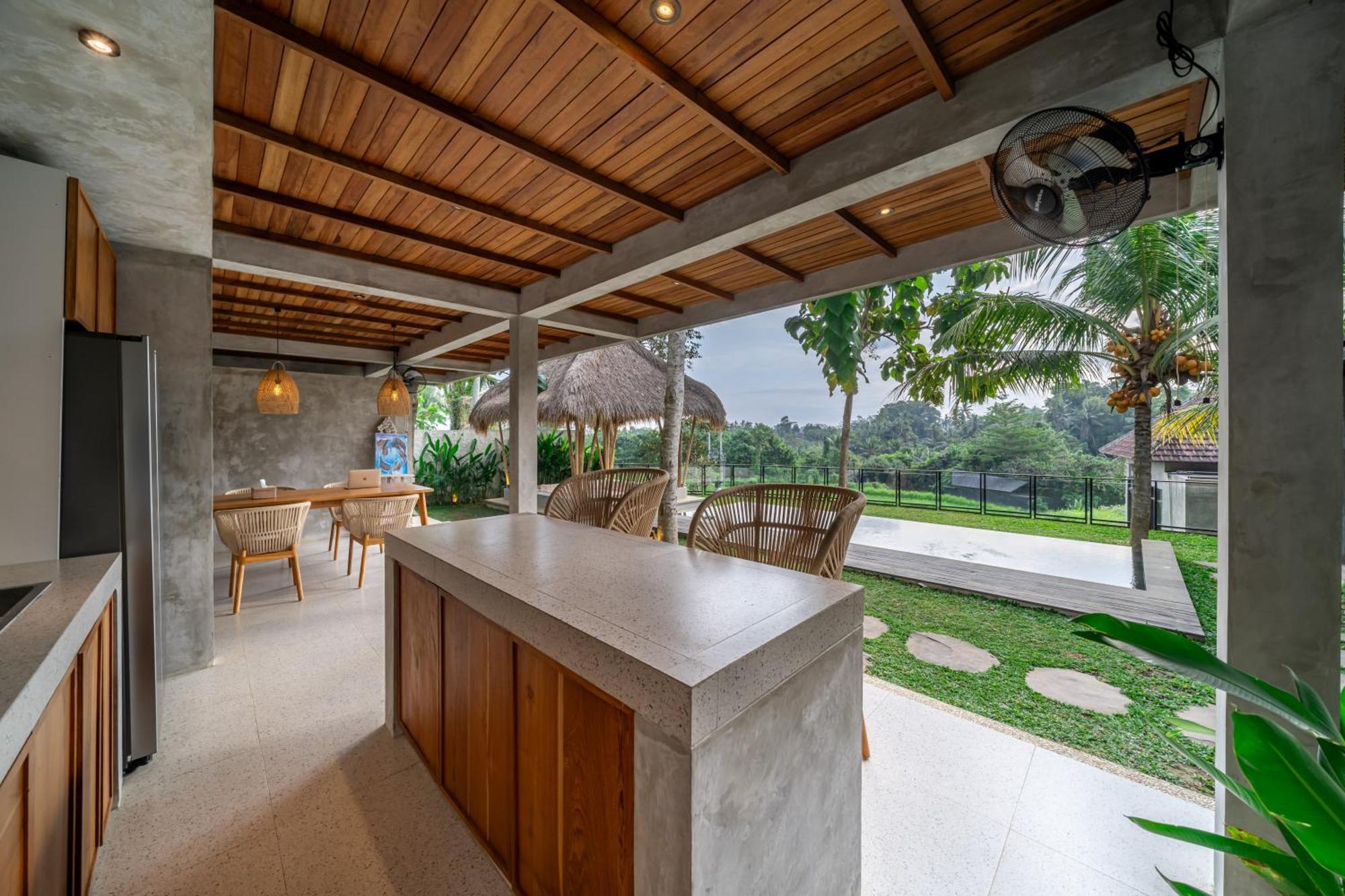 Sola Villa