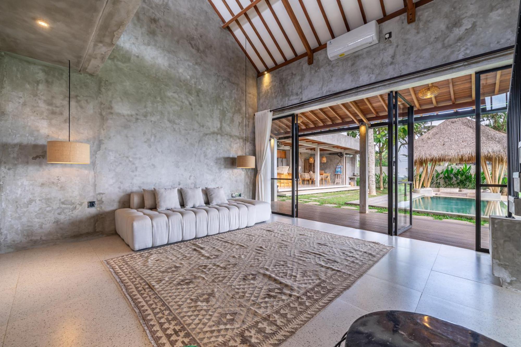 Sola Villa