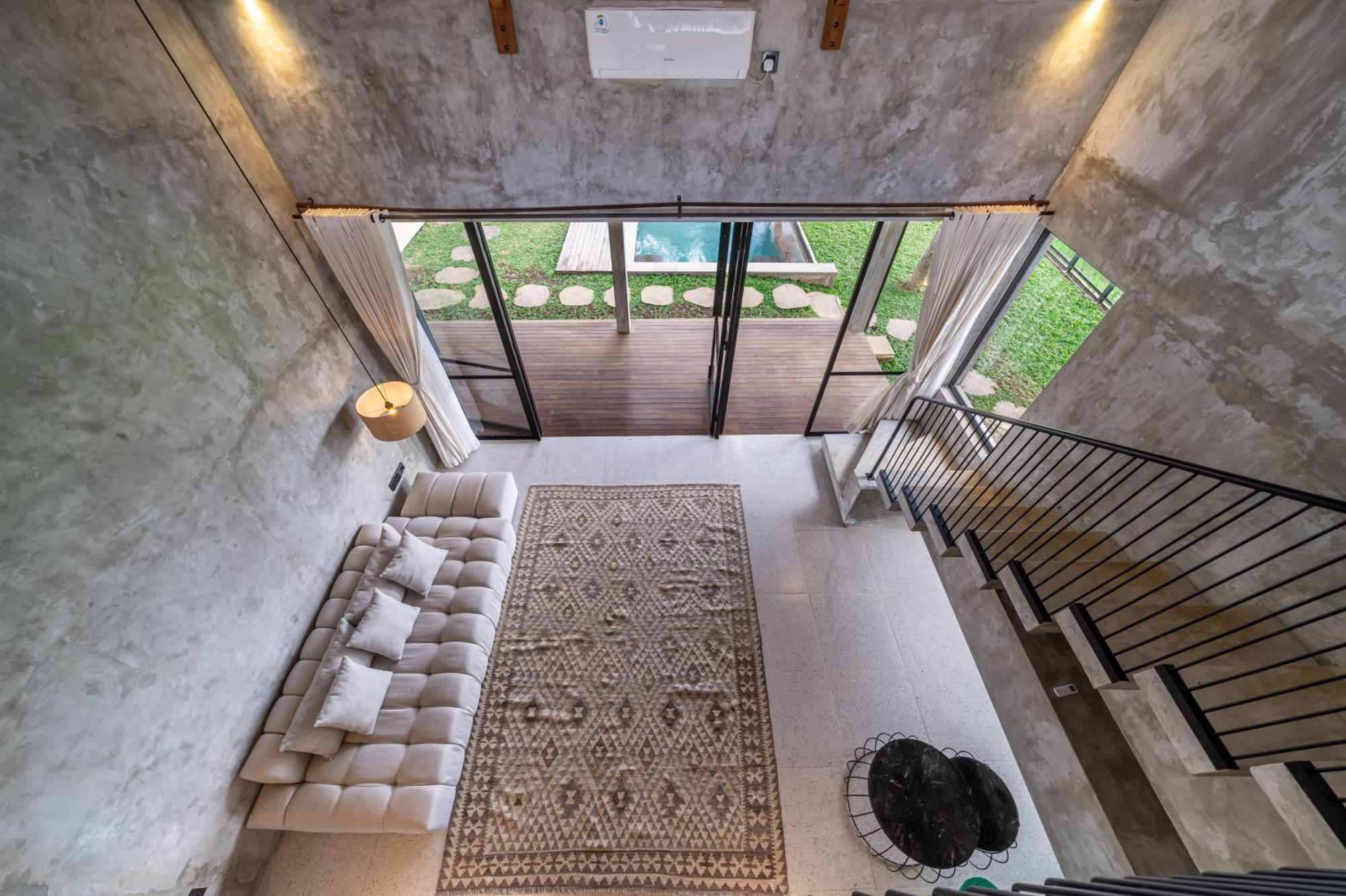Sola Villa
