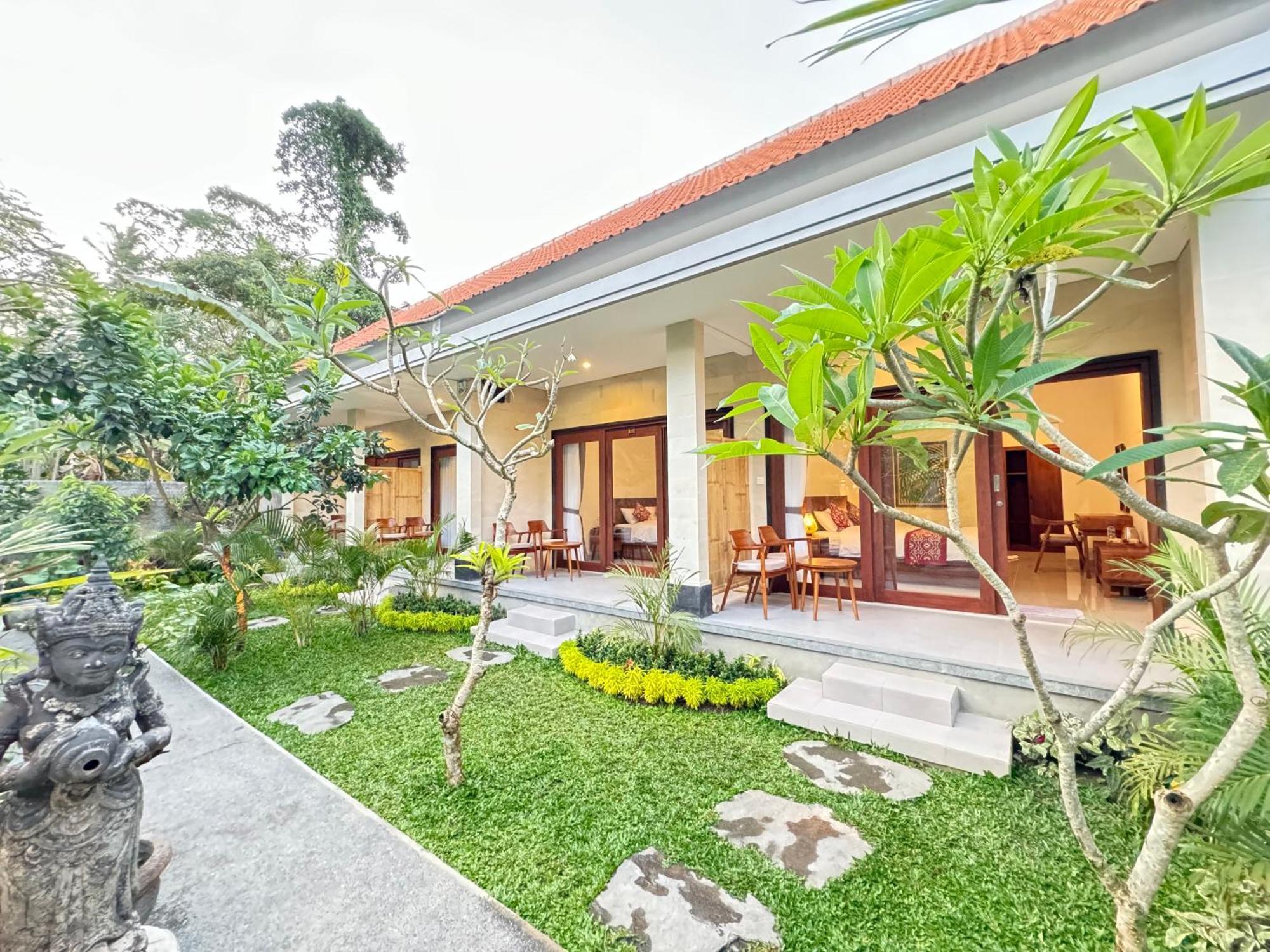 Puri Teduh Guest house *