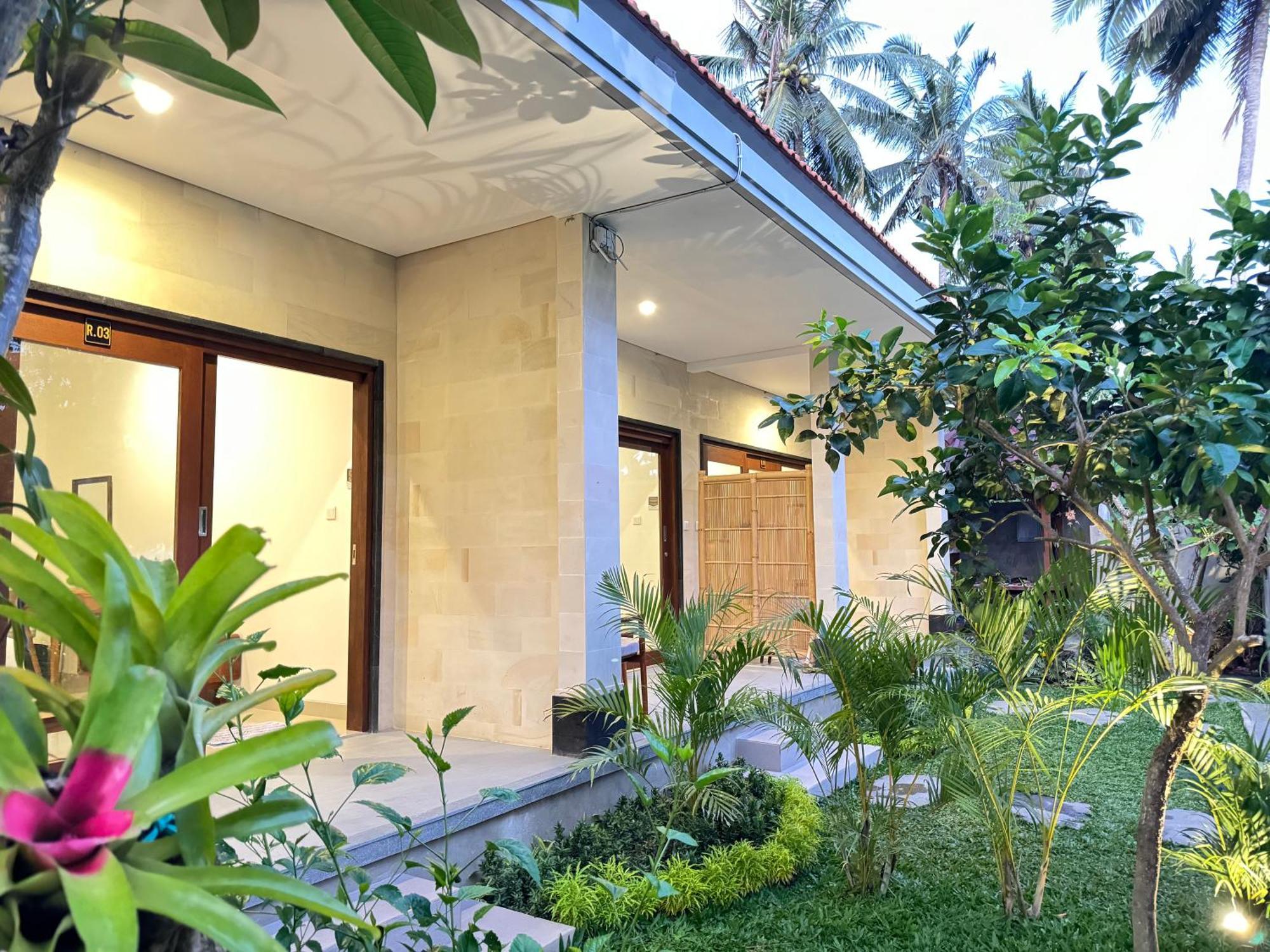 Puri Teduh Guest house *