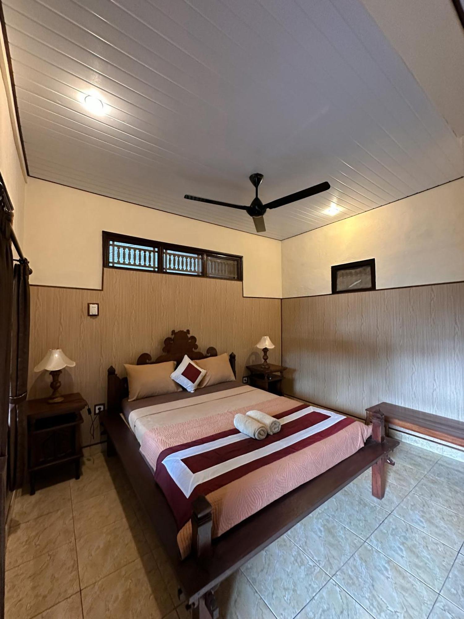 Kajeng Tempat Tidur & Sarapan