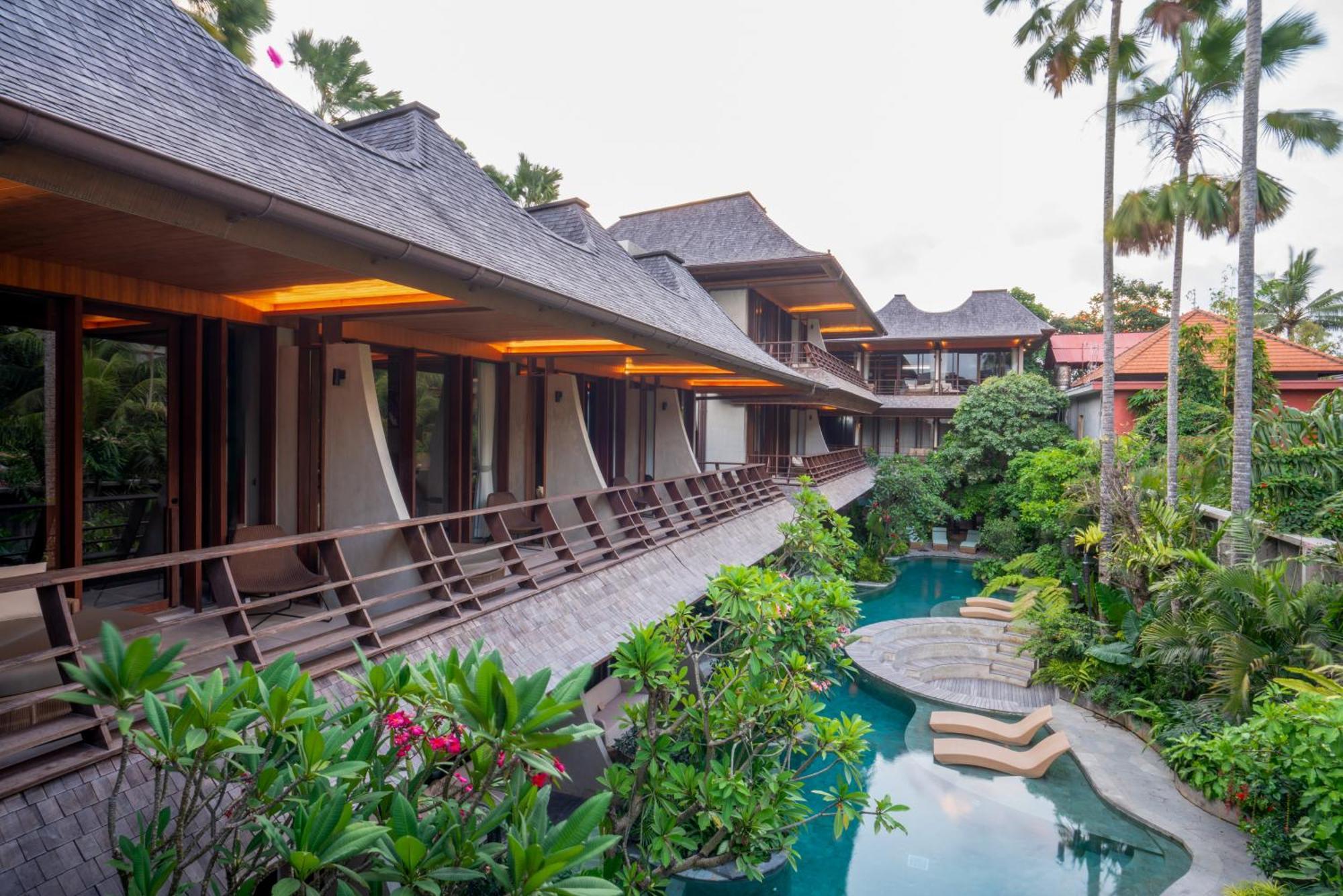 Hotel The Kemilau 4*