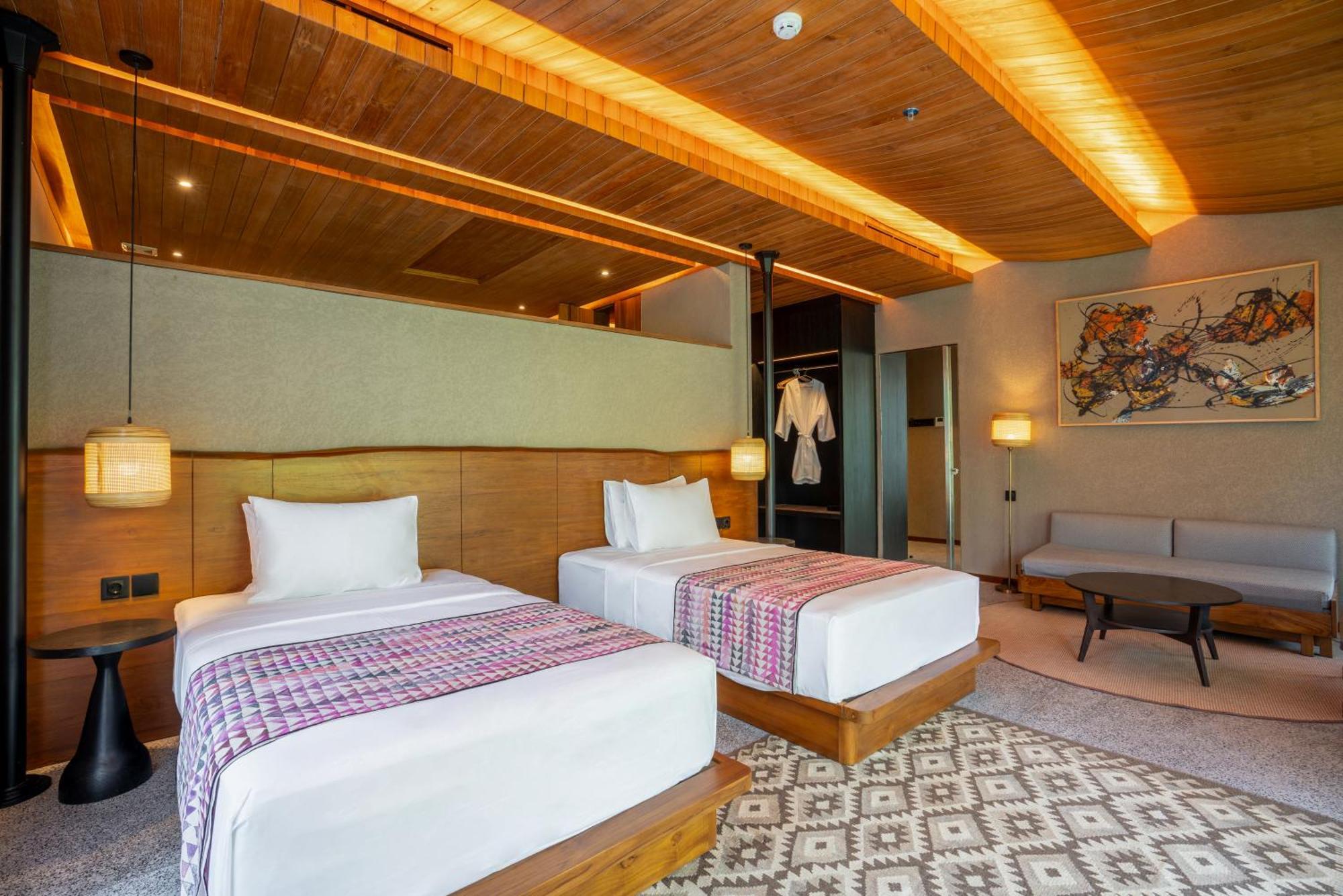 Hotel The Kemilau 4*