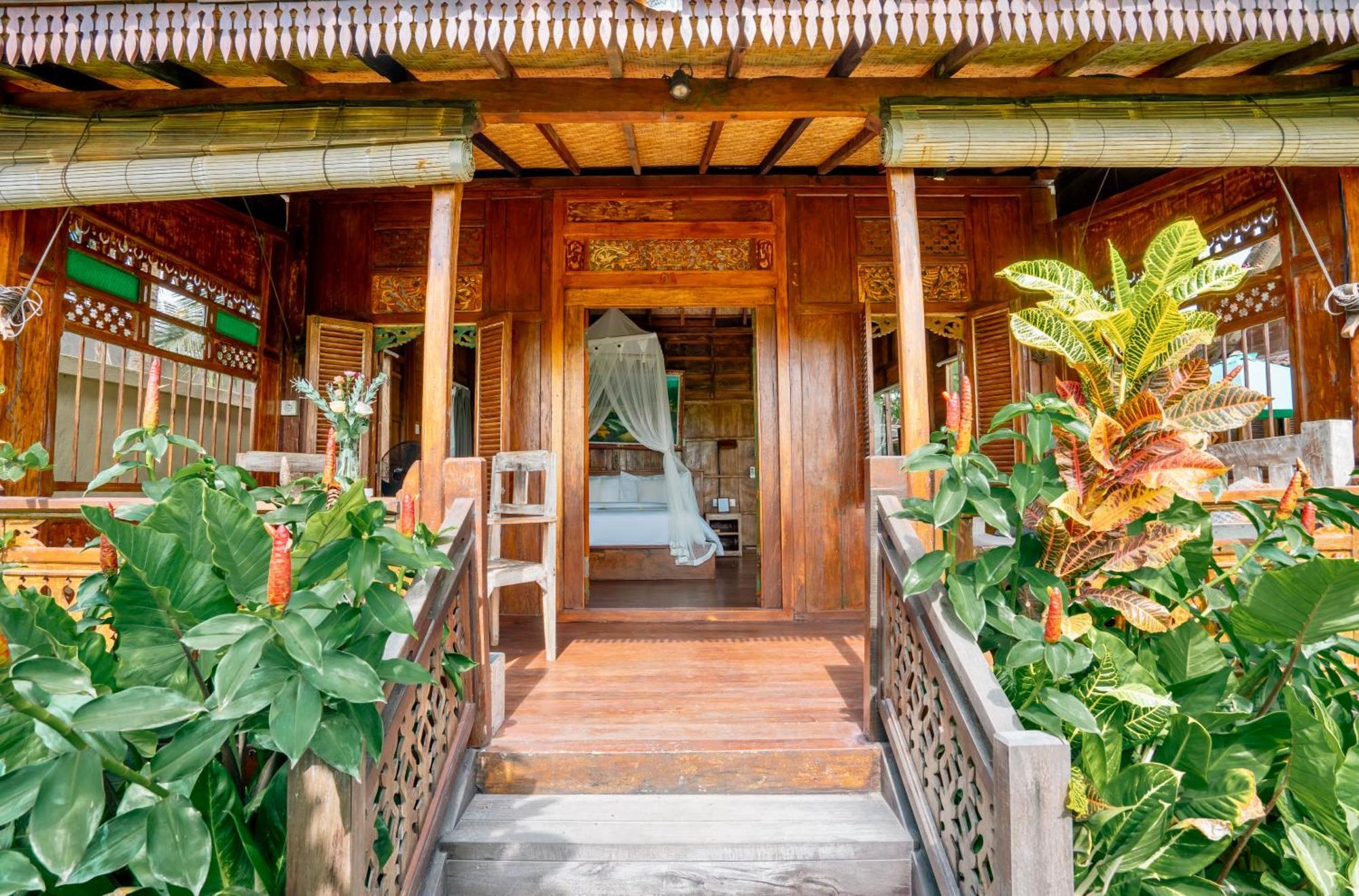 Unwind And Relax At Rumah Richard Holiday home