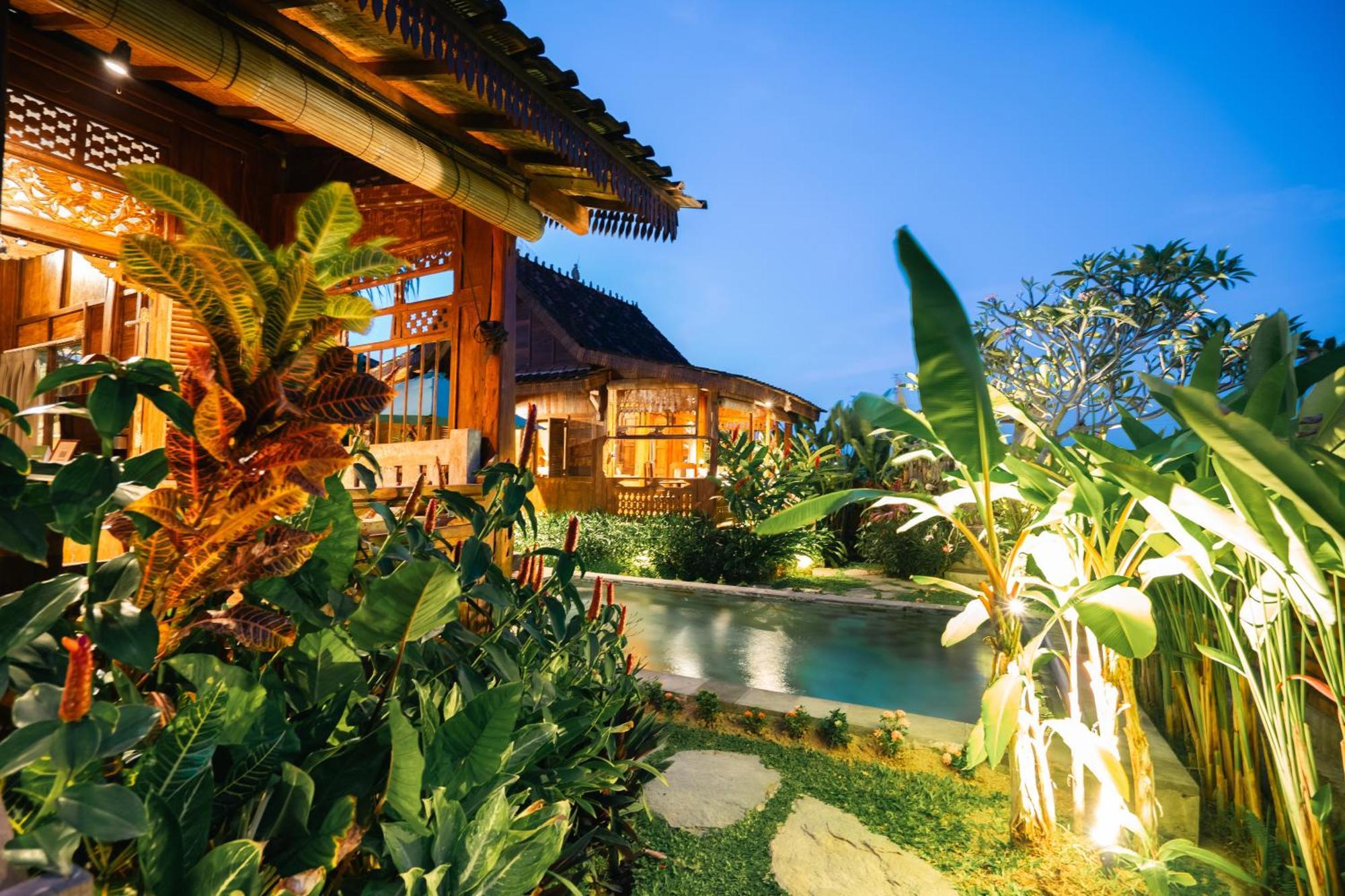Unwind And Relax At Rumah Richard Holiday home