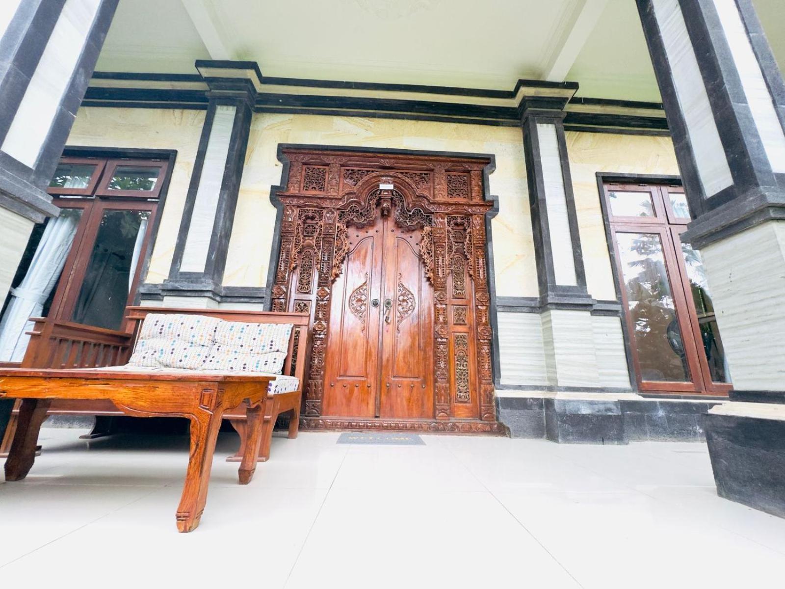Gasthuis Surya View And By Eps 3*