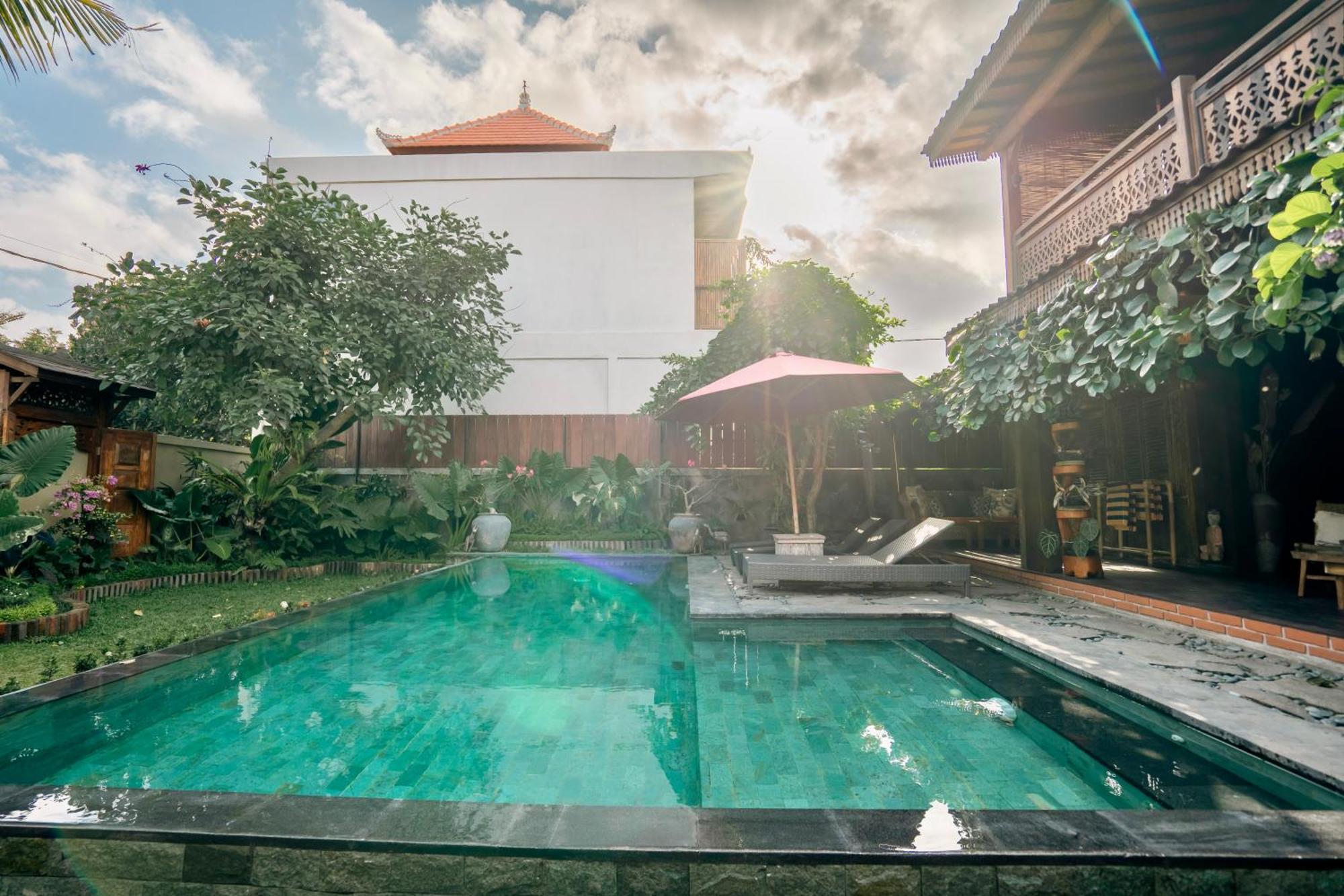 Indulge In The Serenity Of Bali At Rumah Elfi Villa *