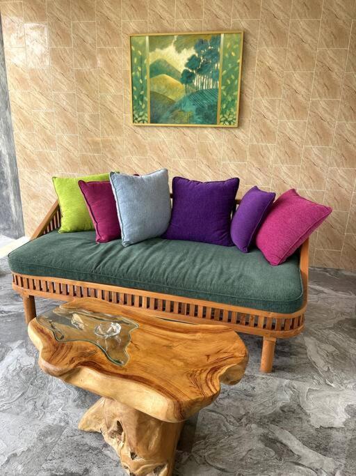 Heaven View 9 Bedroom Nature Visuals Sayan Villa