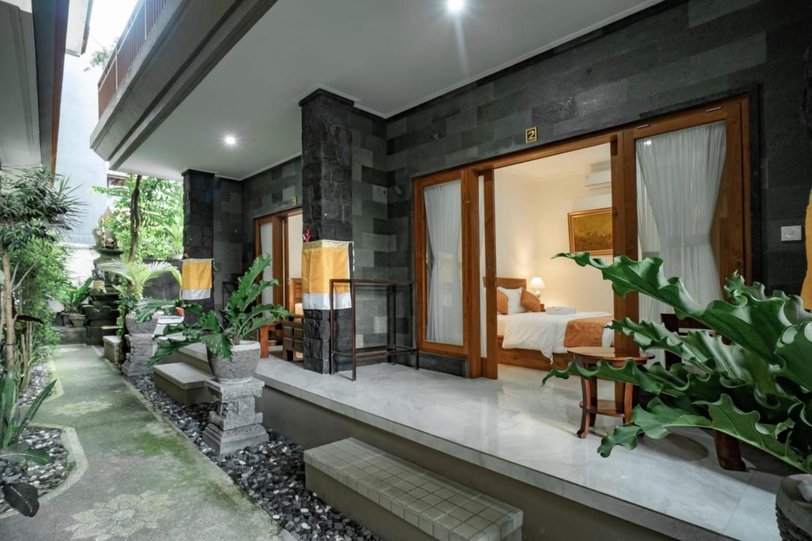 Guest house Pak'vo'house
