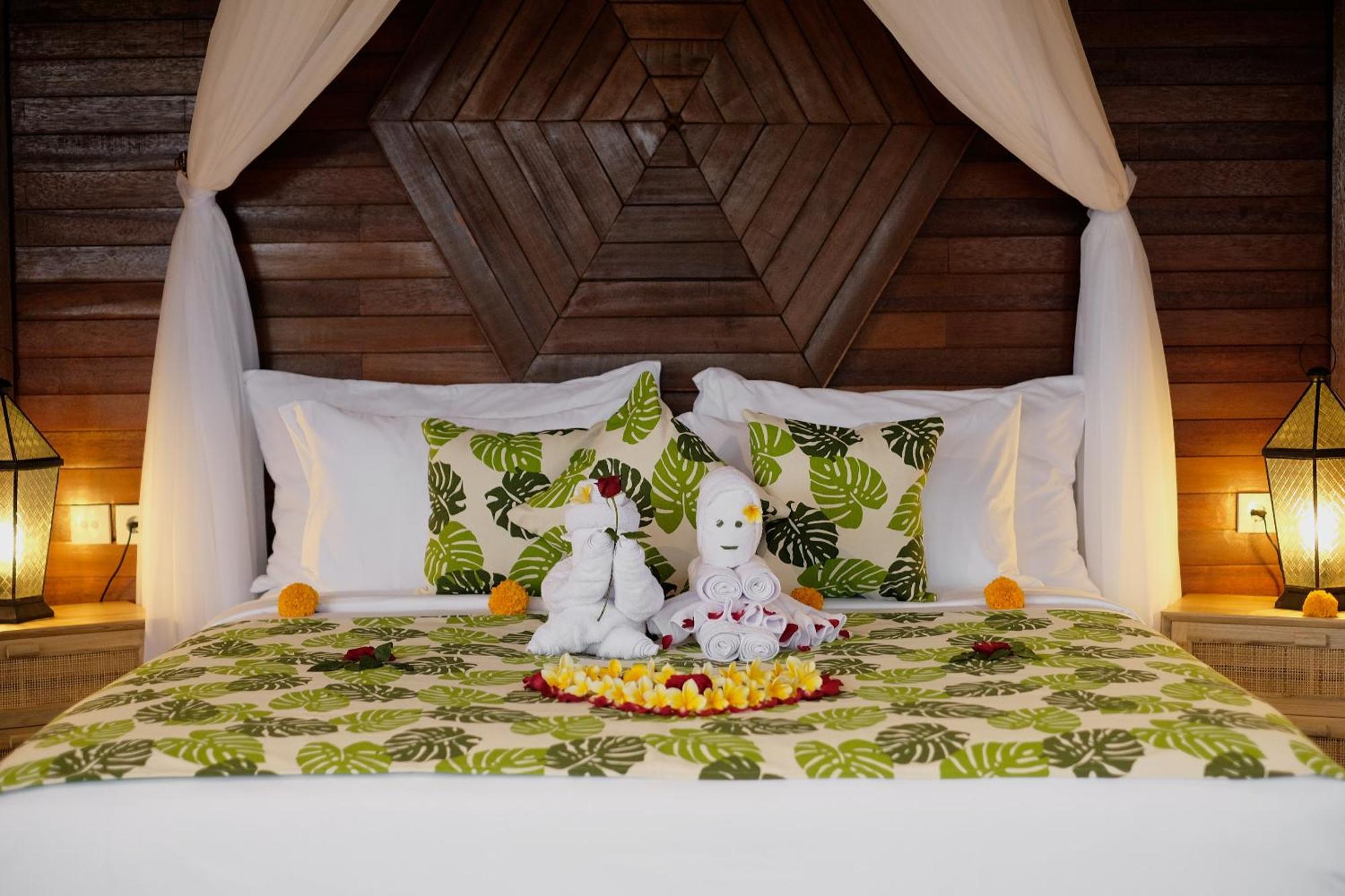 Villa Wooden Stone Eco
